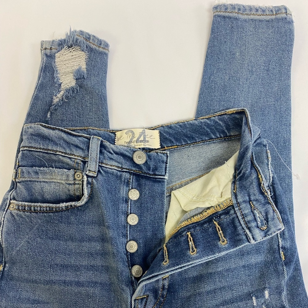Free People NWT We The Free Women 24 Light Wash Blue Skinny Leg Jeans Distressed - Picture 2 of 11